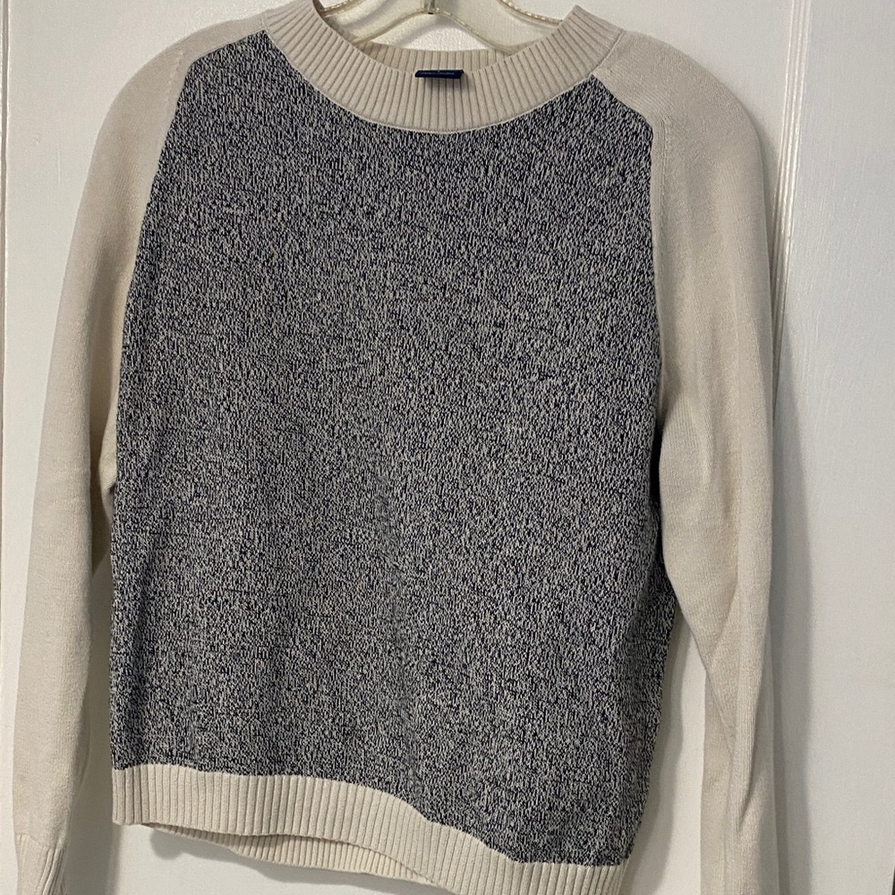 GAP Women's Two-Tone Sweater - Black and Cream